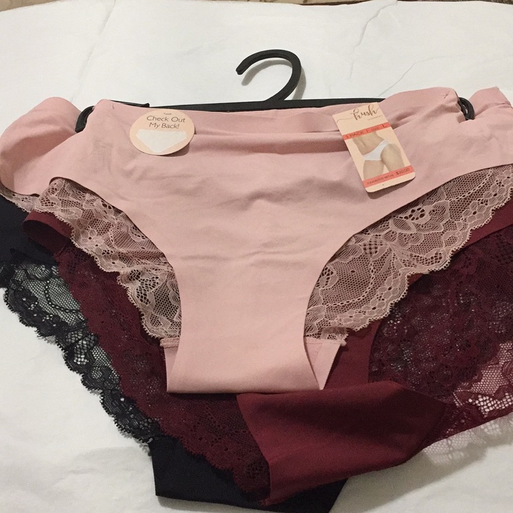 HUSH SEXSY Lace intimates 3 back CHECK OUT MY BACK